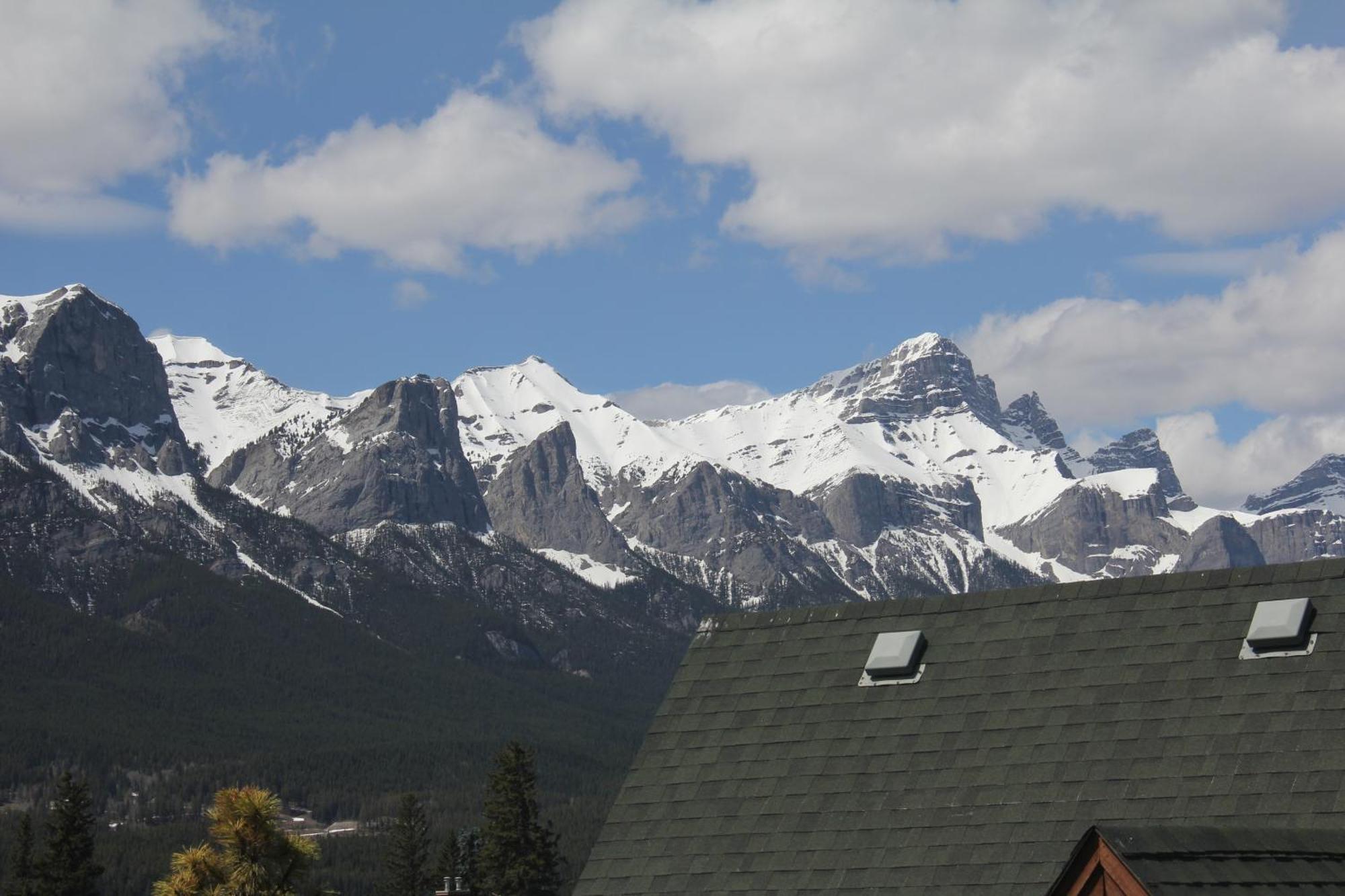 Windtower Lodge - Canmore Buitenkant foto